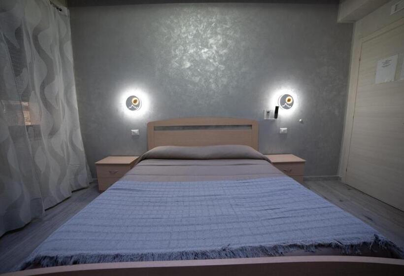 اتاق لوکس سه تخته, B&b La Colonna