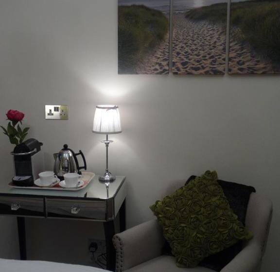 带大床的标准间, Awel Y Mor