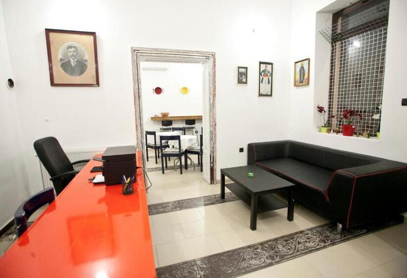 اتاق چهار تخته با دستشویی مشترک, Hostel 1910