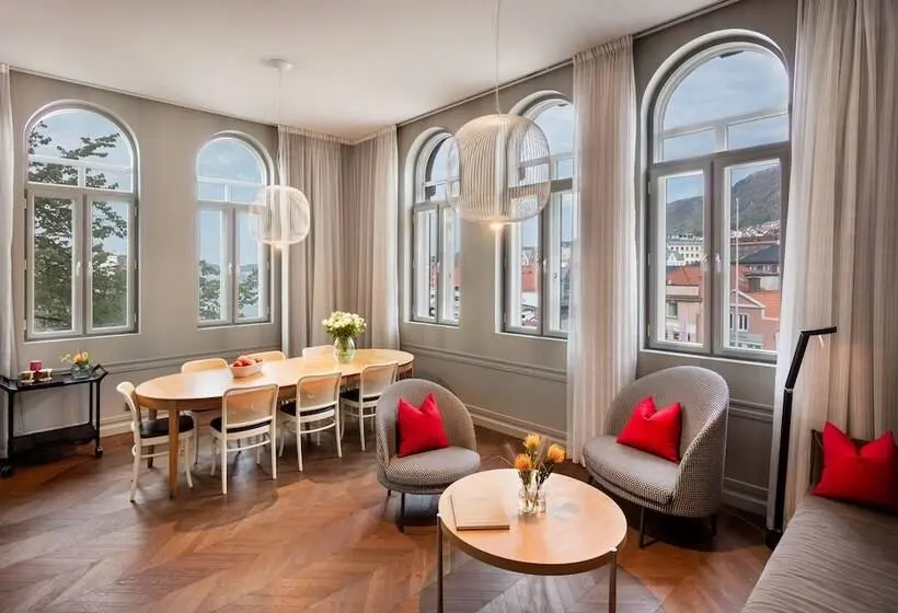 景色の見えるスイートルーム, Bergen Børs