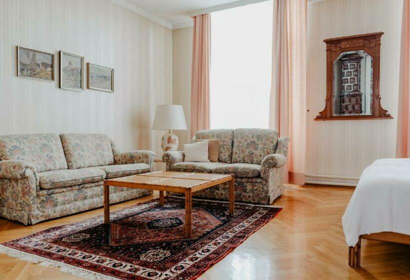 Standart Oda, Hammer