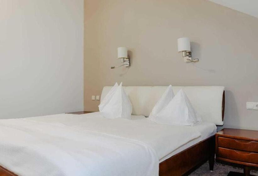 Standart Oda, Hammer