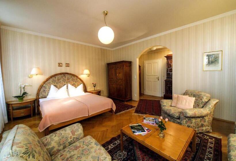 Standart Oda, Hammer