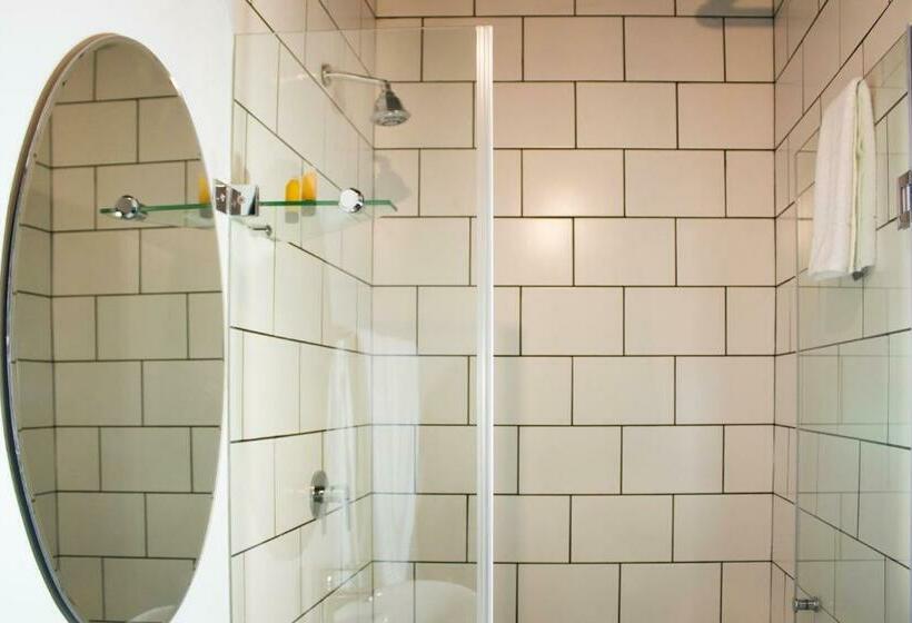 اتاق لوکس, Neighbourgood Castle