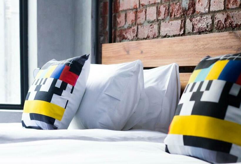 اتاق لوکس, Neighbourgood Castle