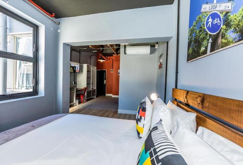 اتاق سوپریور, Neighbourgood Castle