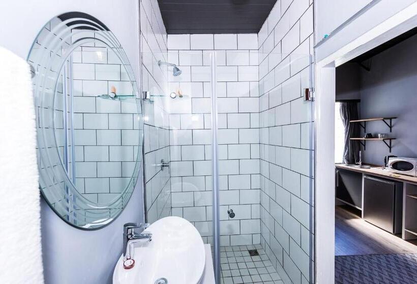 اتاق سوپریور, Neighbourgood Castle