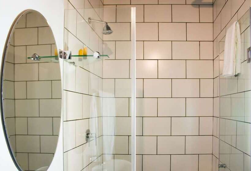 سوییت لوکس, Neighbourgood Castle