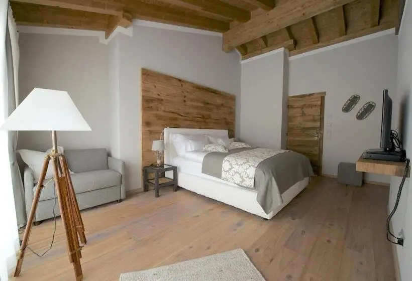 سوییت, Ino Petit Chalet