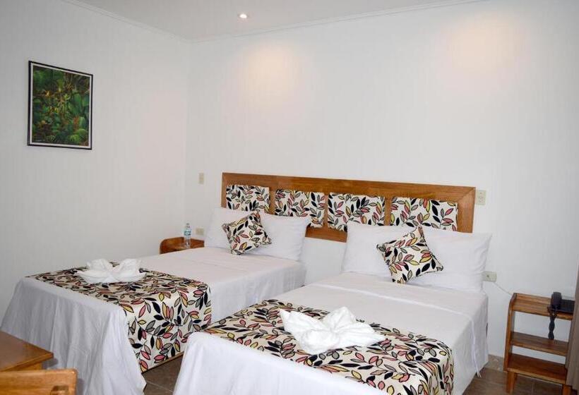 اتاق استاندارد با چشمانداز باغ, Jungle House