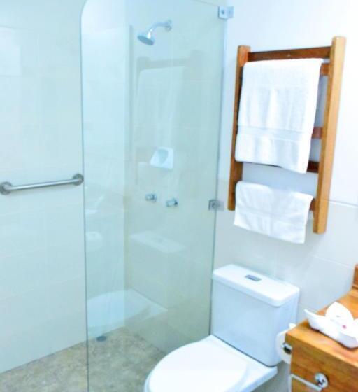 اتاق اکونومی, Jungle House