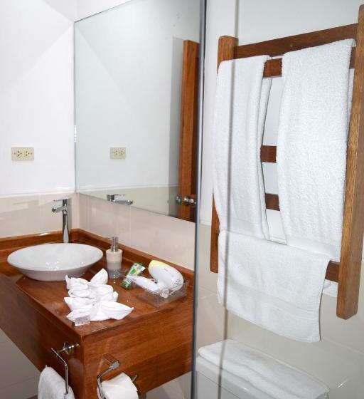 اتاق سه نفره سوپریور با چشمانداز باغ, Jungle House