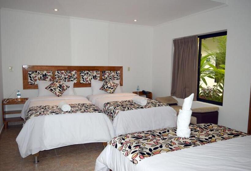 اتاق سه نفره سوپریور با چشمانداز باغ, Jungle House