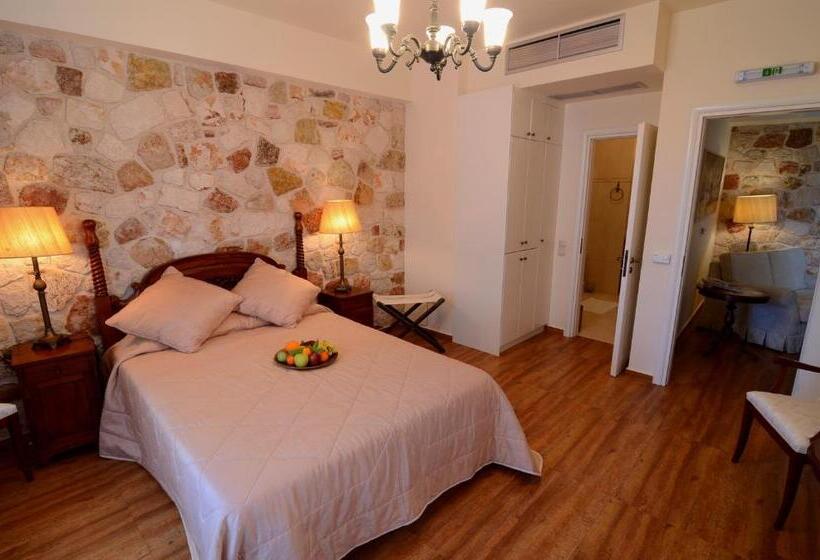 サイドシービュースイート, Korina Gallery