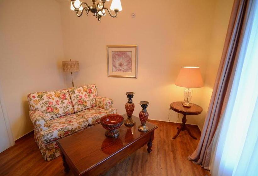 スイート（家族用）, Korina Gallery