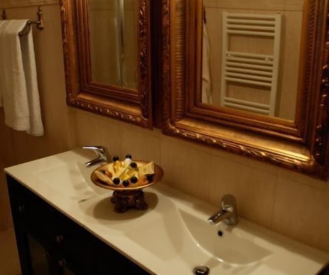 サイドシービュースイート, Korina Gallery