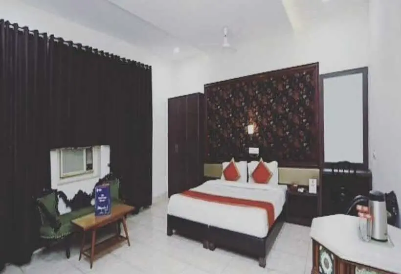 Chambre Supérieure, Navrang