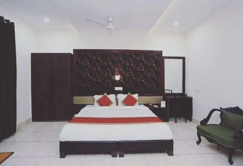 Chambre Supérieure, Navrang