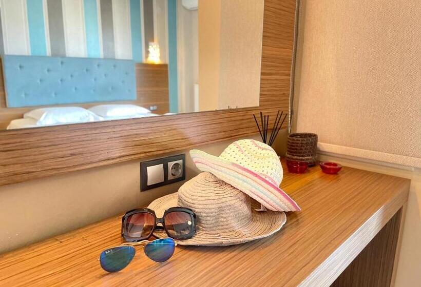 Номер Deluxe Вид на Море, Porto Del Sol