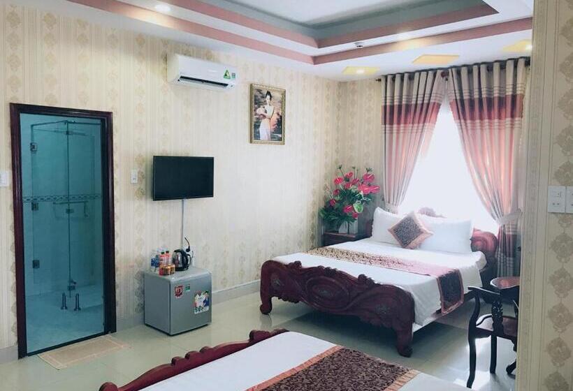 اتاق استاندارد چهار تخته, Quoc Dung