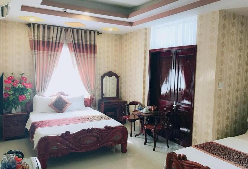 اتاق استاندارد چهار تخته, Quoc Dung