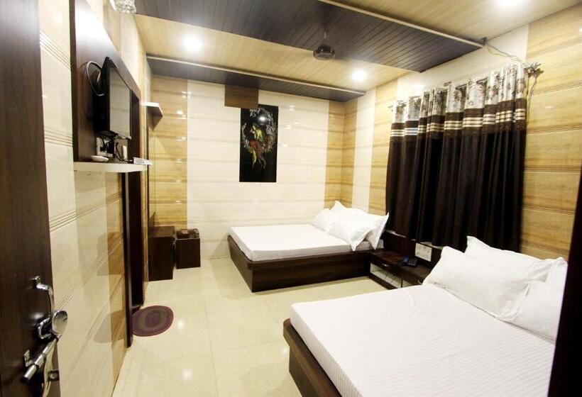 Номер Deluxe, Raj Inn Ajmer Sharif