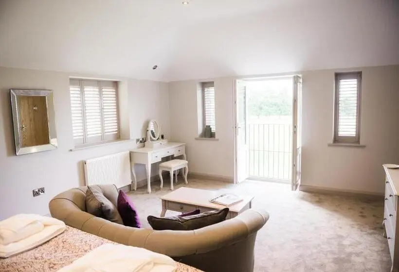 キングサイズベッドのスタンダードルーム, Rutland Water Courtyard Rooms