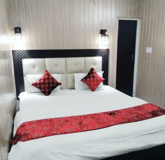 デラックスルーム, Shehnaz Inn   Walking Distance For Golden Temple