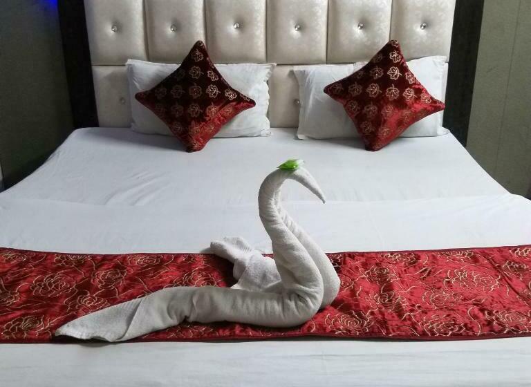 デラックスルーム, Shehnaz Inn   Walking Distance For Golden Temple