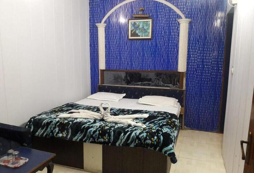 デラックスルーム, Shehnaz Inn   Walking Distance For Golden Temple