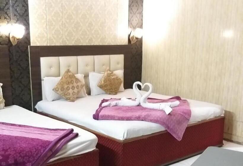 デラックスファミリールーム, Shehnaz Inn   Walking Distance For Golden Temple