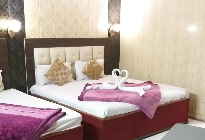 Deluxe-perhehuone, Shehnaz Inn   Walking Distance For Golden Temple