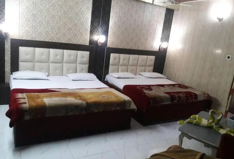 Deluxe-perhehuone, Shehnaz Inn   Walking Distance For Golden Temple