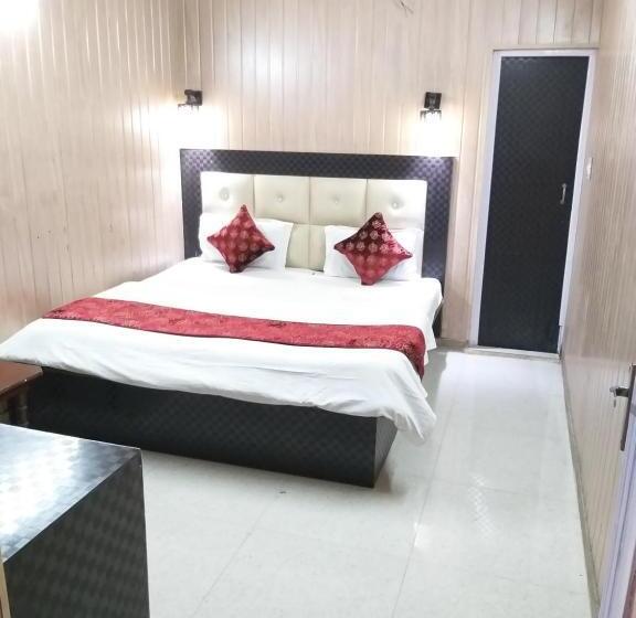 エコノミールーム, Shehnaz Inn   Walking Distance For Golden Temple