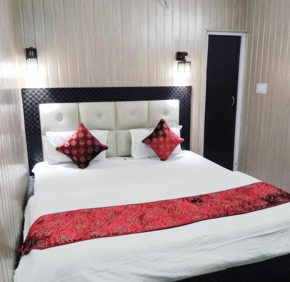 エコノミールーム, Shehnaz Inn   Walking Distance For Golden Temple