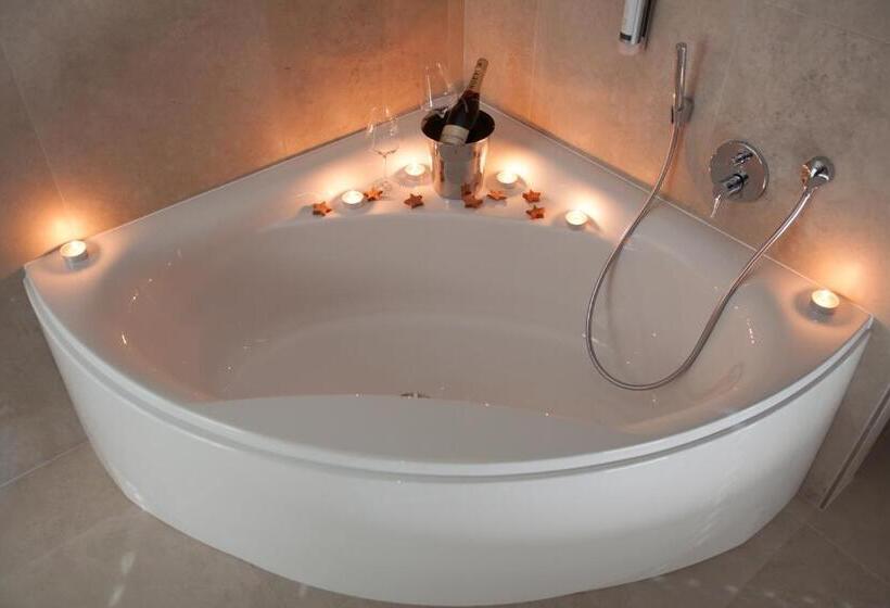 جناح ديلوكس, The Lodge Sporthotel   Golfclub Eppan