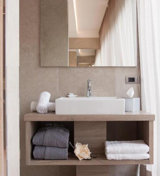 جناح ديلوكس, The Lodge Sporthotel   Golfclub Eppan