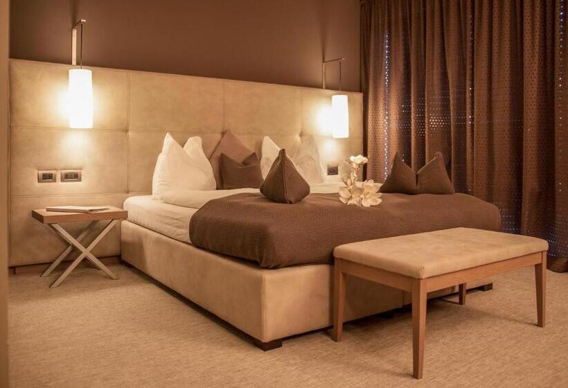 جناح ديلوكس, The Lodge Sporthotel   Golfclub Eppan