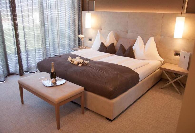 غرفة ديلوكس مطلة على الجبل, The Lodge Sporthotel   Golfclub Eppan