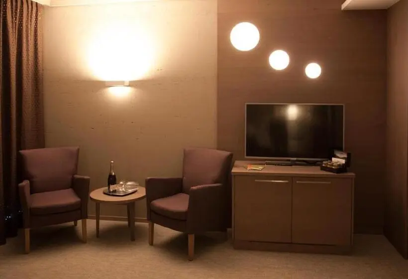 身障者適用スタンダードルーム, The Lodge Sporthotel   Golfclub Eppan