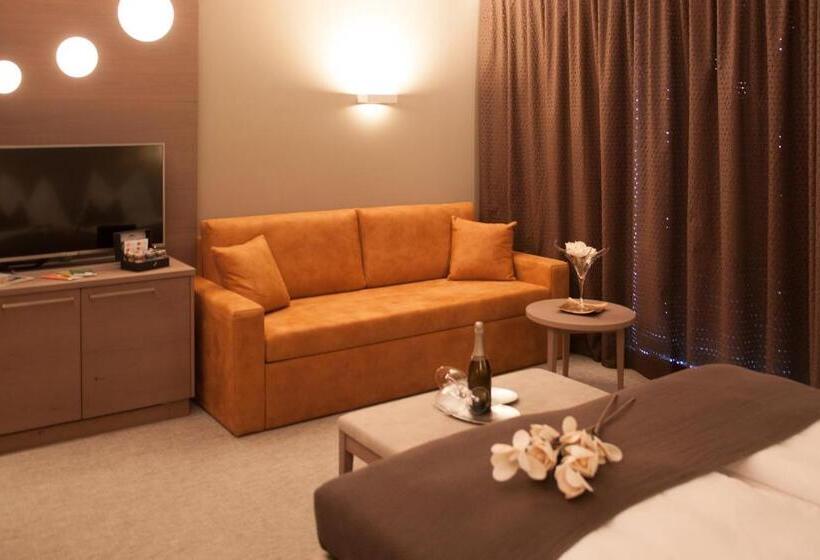 Номер Deluxe Вид на Сад, The Lodge Sporthotel   Golfclub Eppan