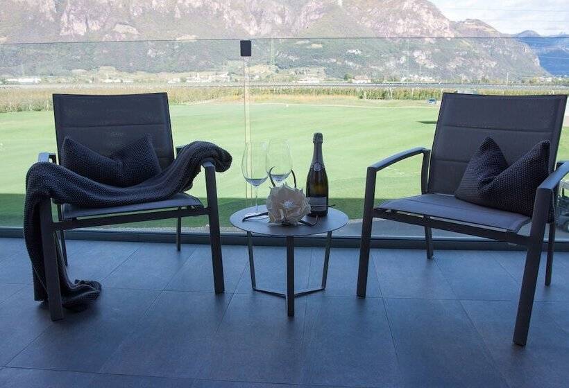 جناح سينيور, The Lodge Sporthotel   Golfclub Eppan