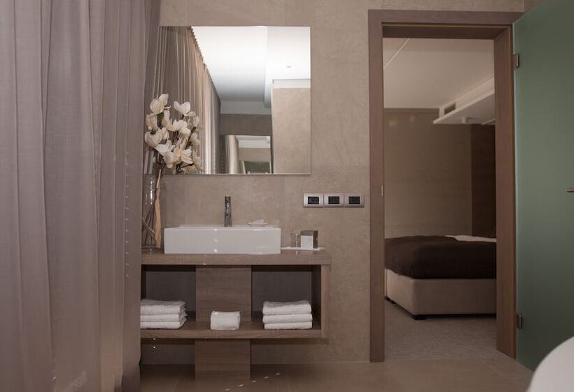 Номер Deluxe Вид на Сад, The Lodge Sporthotel   Golfclub Eppan
