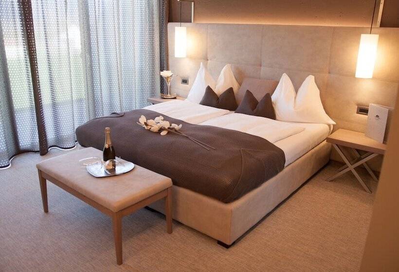 غرفة ديلوكس مطلّة علي الحديقة, The Lodge Sporthotel   Golfclub Eppan