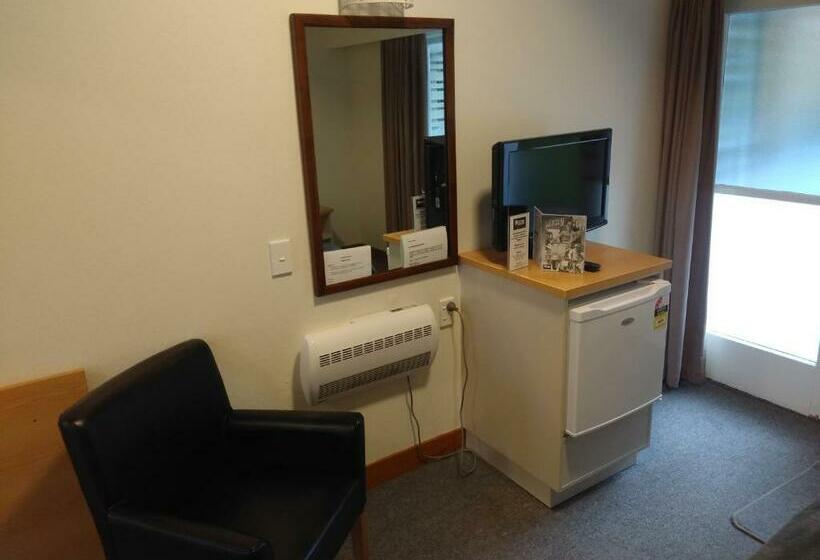 标准工作室, The Redwood