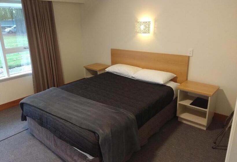 标准工作室, The Redwood