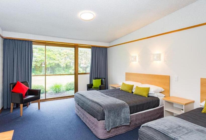 标准间, The Redwood