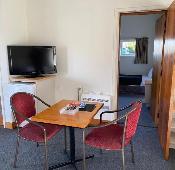 家庭间, The Redwood