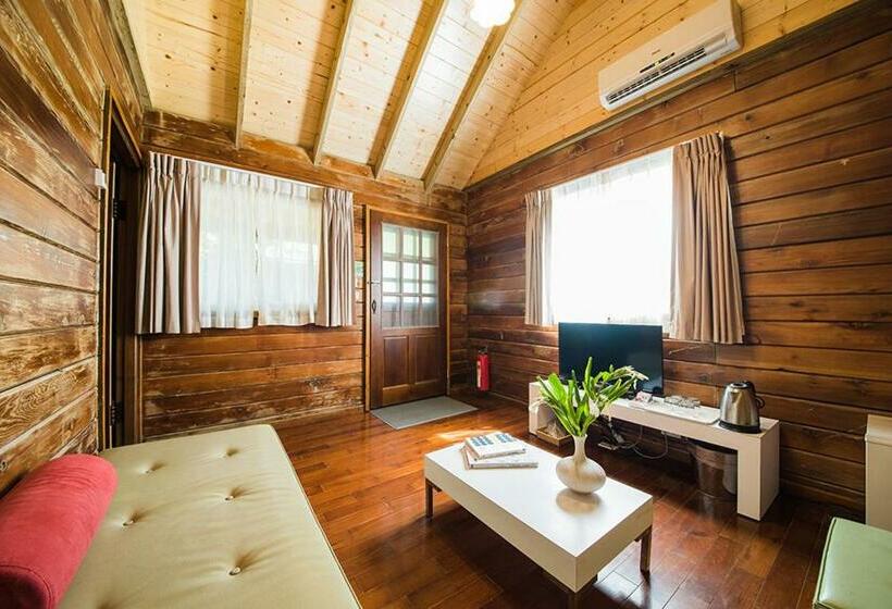 کلبه ییلاقی, Kentington Resort