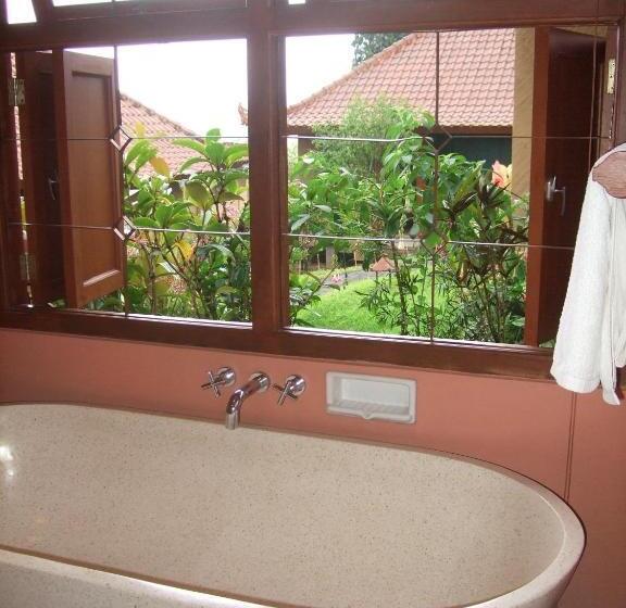 חדר סטנדרט נוף להרים, Strawberry Hill Hotel & Restaurant